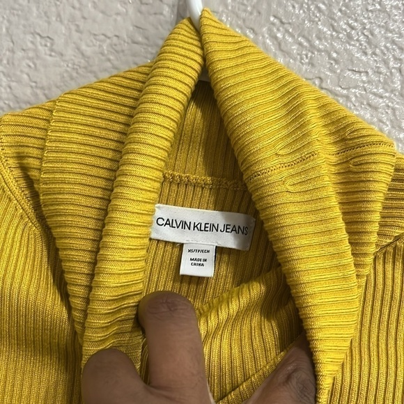 Calvin Klein Women Yellow turtleneck Neck Sweater Size XS Long Sleeve - Picture 3 of 5